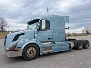 2011 Volvo VNL Image