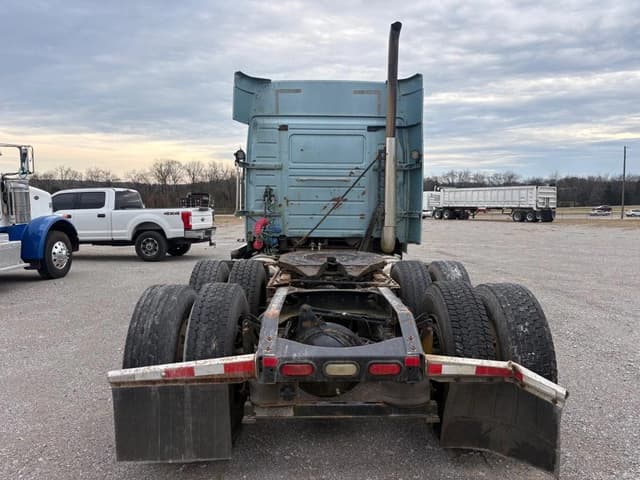 Image of Volvo VNL equipment image 4