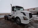 2011 Volvo VNL64T300 Image