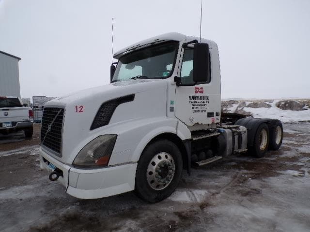 Image of Volvo VNL64T300 equipment image 1