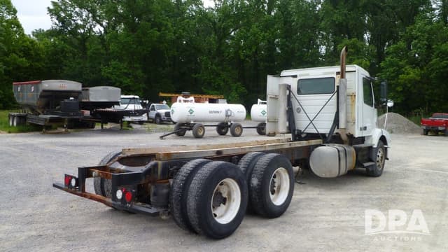 Image of Volvo VNM equipment image 4
