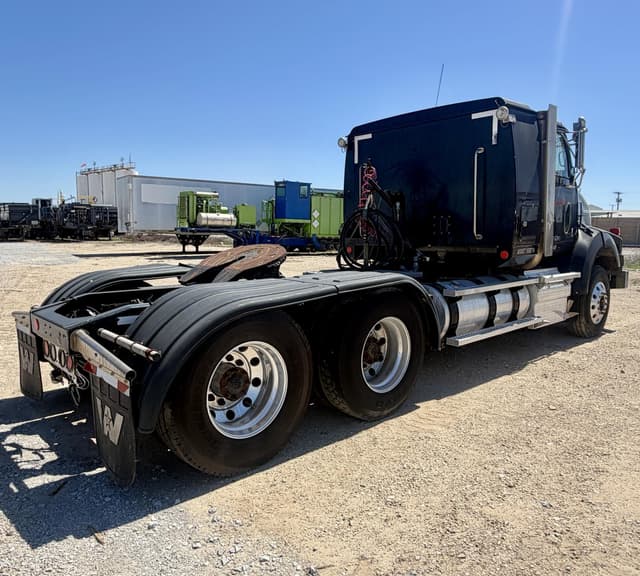 Image of Western Star 4900 equipment image 4