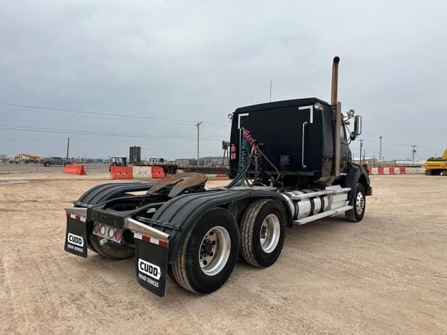 Image of Western Star 4900 equipment image 3