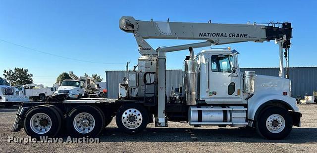 Image of Western Star 4900 equipment image 2