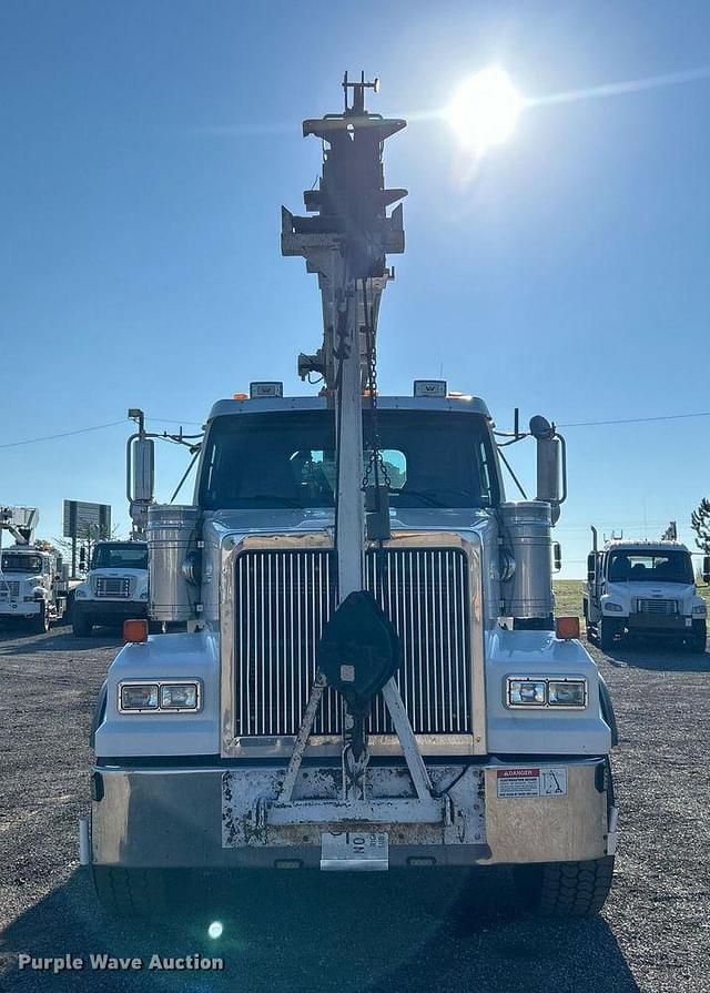 Image of Western Star 4900 equipment image 1