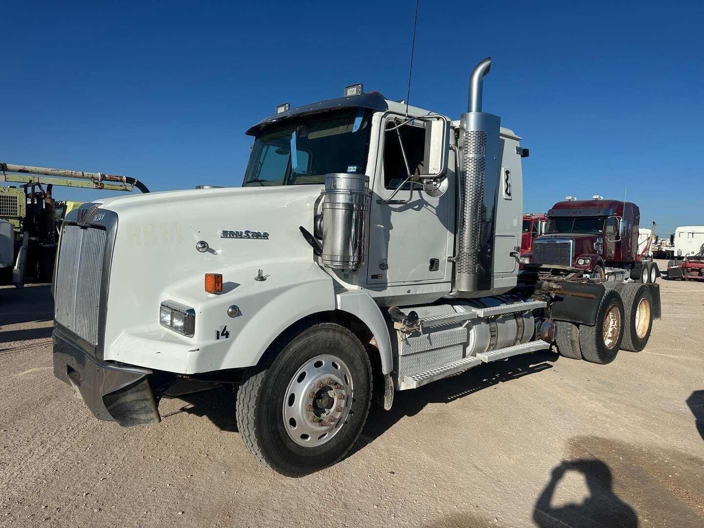 2011 Western Star 4900 Equipment Image0