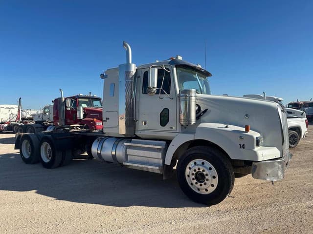 Image of Western Star 4900 equipment image 3