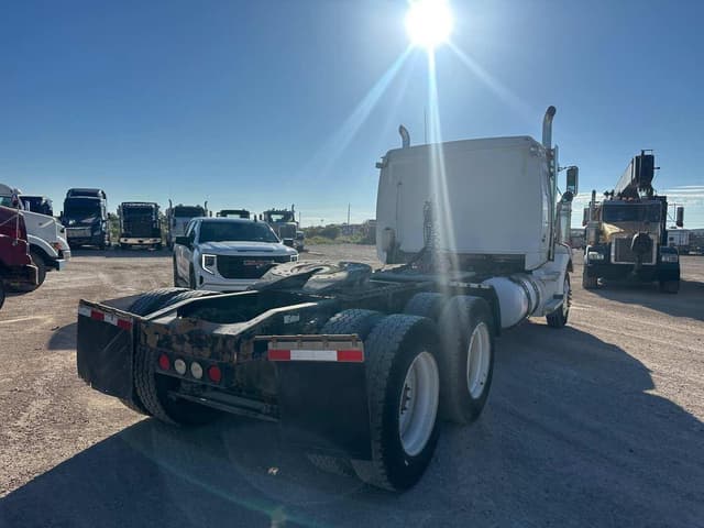 Image of Western Star 4900 equipment image 1