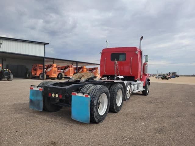 Image of Western Star 4900 SA equipment image 4