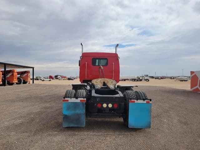 Image of Western Star 4900 SA equipment image 3