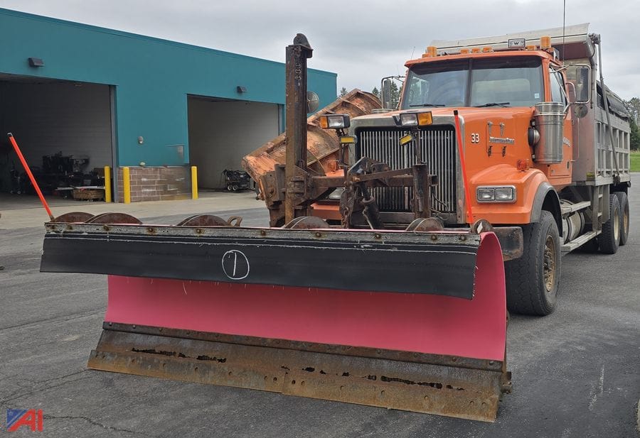 2011 Western Star 4900 SF Equipment Image0