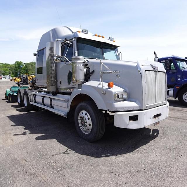 Image of Western Star 4900 equipment image 2