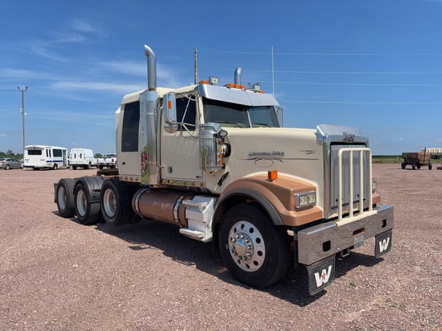 Image of Western Star 4900FA equipment image 2