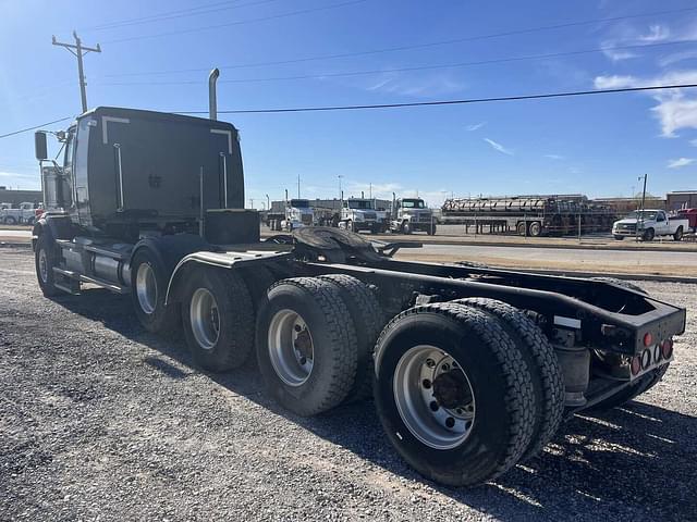 Image of Western Star 4900 SA equipment image 3