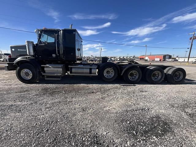 Image of Western Star 4900 SA equipment image 4