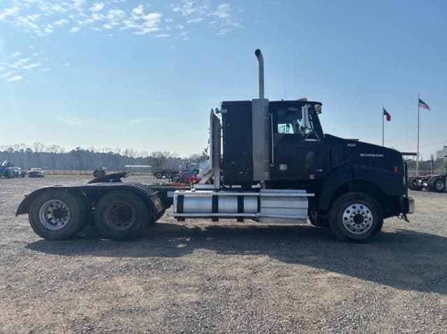 Image of Western Star 4900 equipment image 3