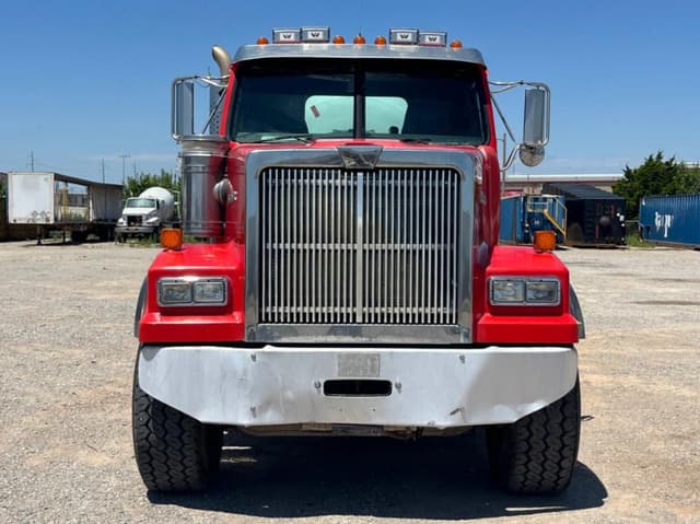 Image of Western Star 4900 equipment image 1