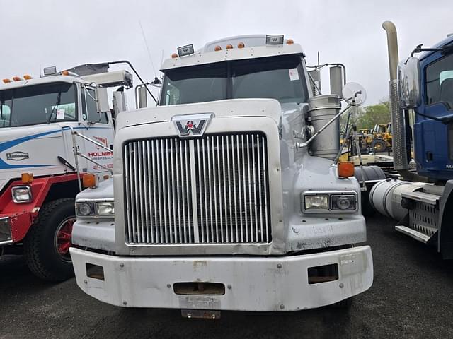 Image of Western Star 4900 equipment image 1