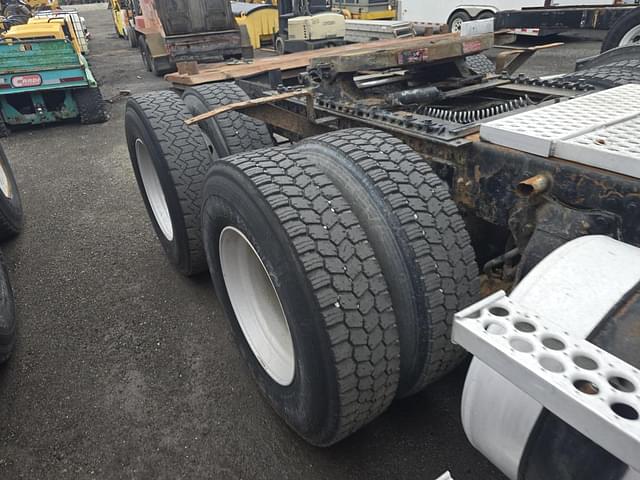 Image of Western Star 4900 equipment image 3