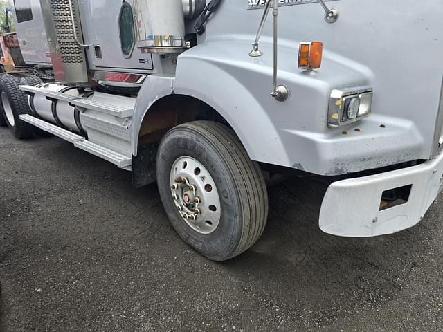 Image of Western Star 4900 equipment image 4