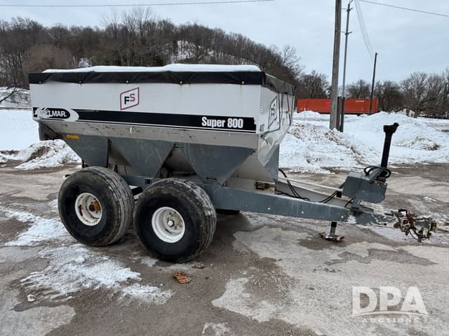 Image of Willmar Super 800 equipment image 1