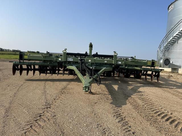 Image of Wishek 862NT equipment image 1