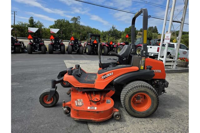 Image of Kubota ZD331 equipment image 1