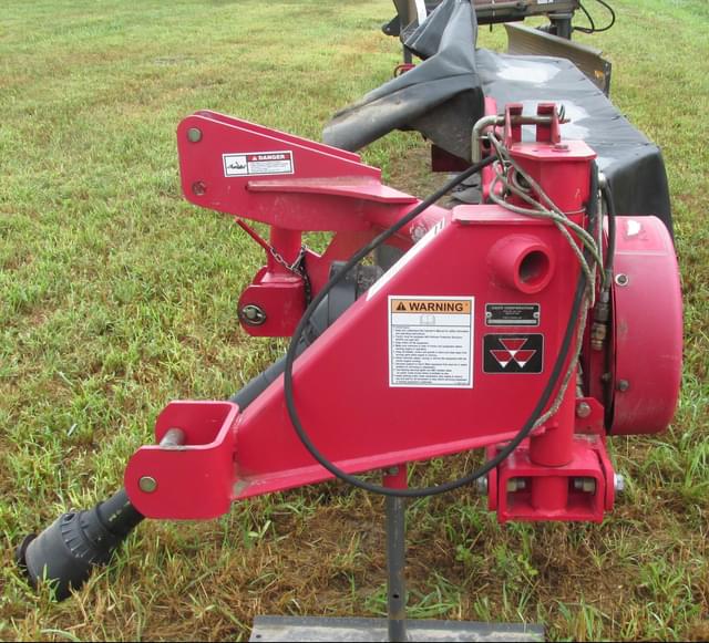 Image of Massey Ferguson 1330 equipment image 4