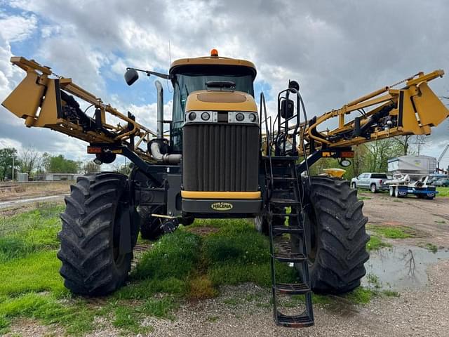 Image of RoGator RG1100 equipment image 2
