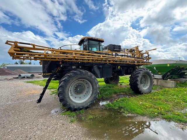 Image of RoGator RG1100 equipment image 4