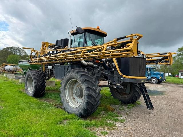 Image of RoGator RG1100 equipment image 1