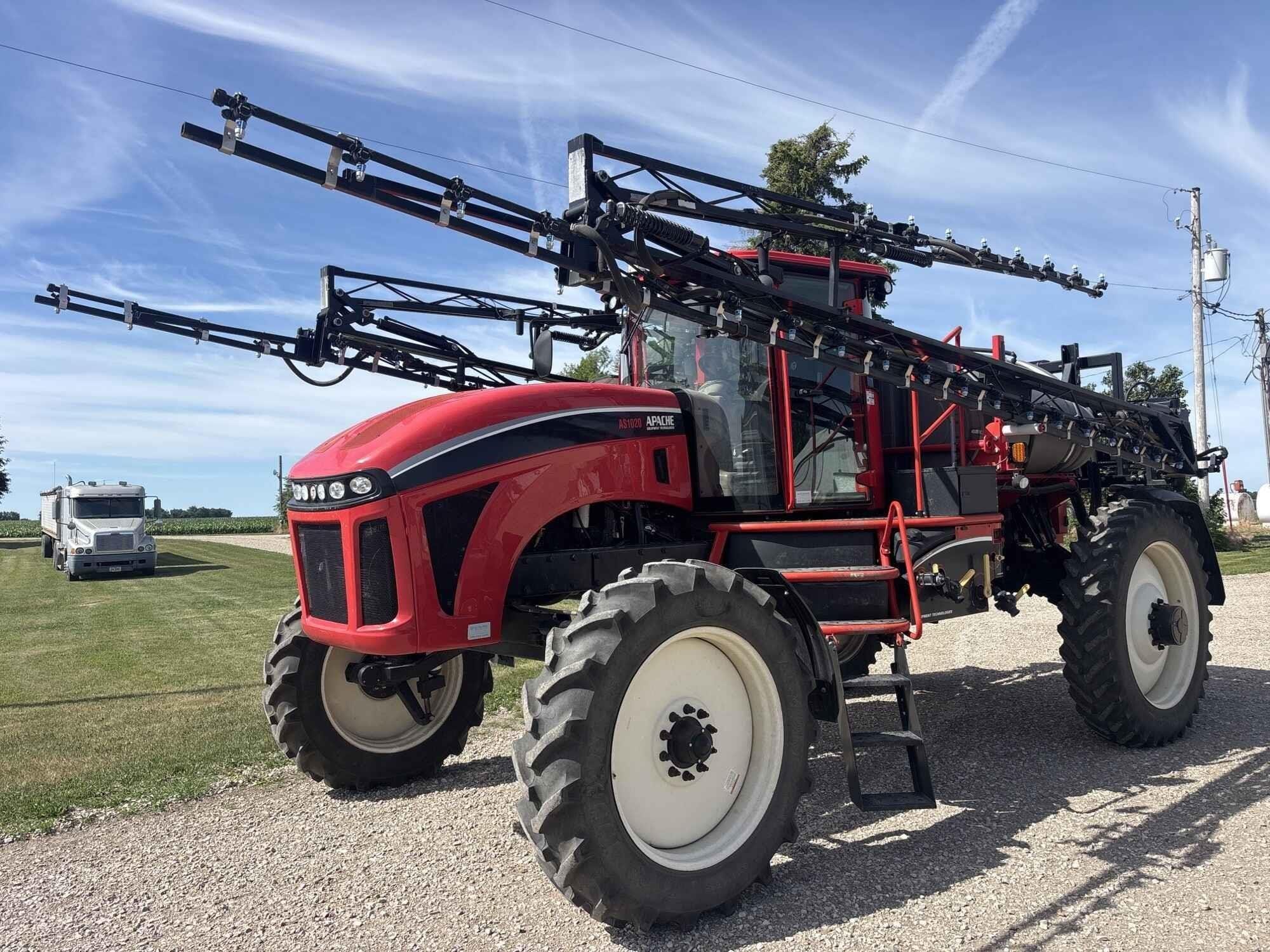 2012 Apache AS1020 Equipment Image0