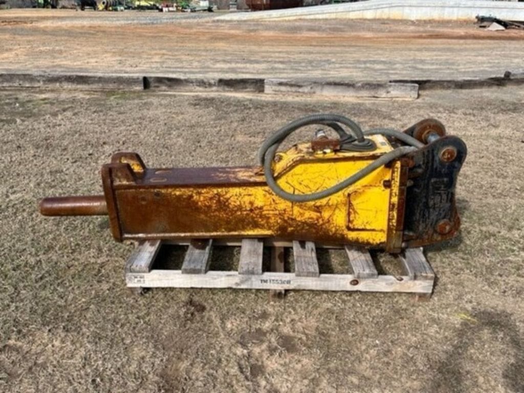 2012 Atlas Copco MB1700 Equipment Image0