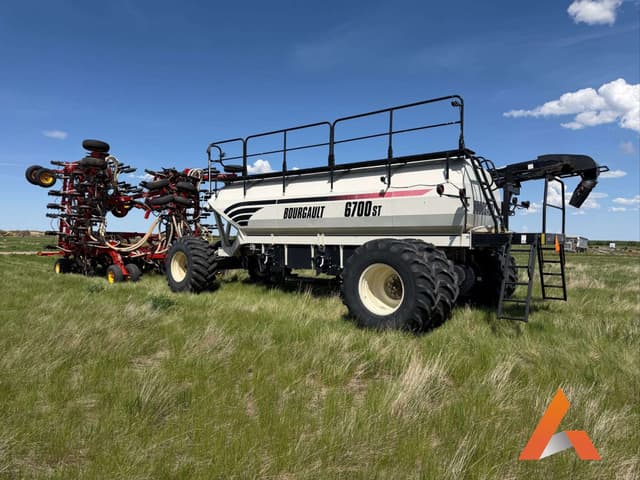 Image of Bourgault 3320 equipment image 2