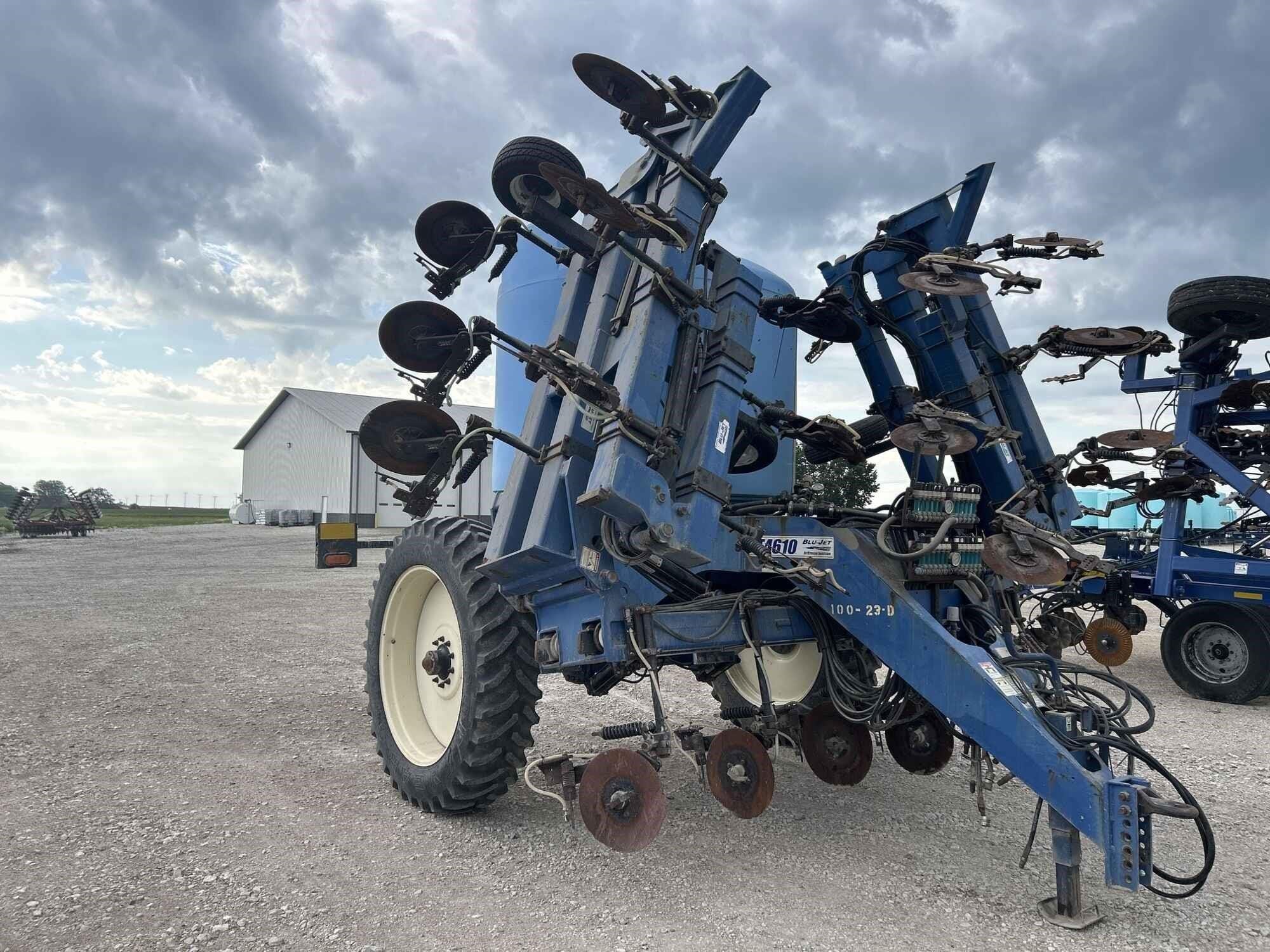 2012 Blu-Jet AT4610 Equipment Image0