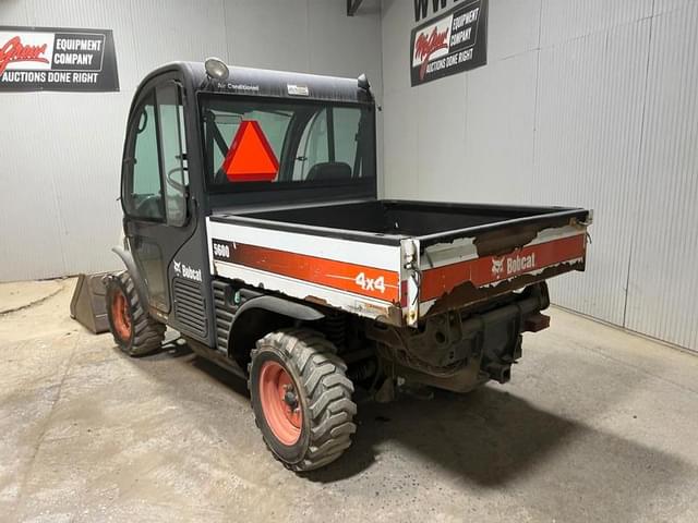 Image of Bobcat Toolcat 5600 equipment image 2