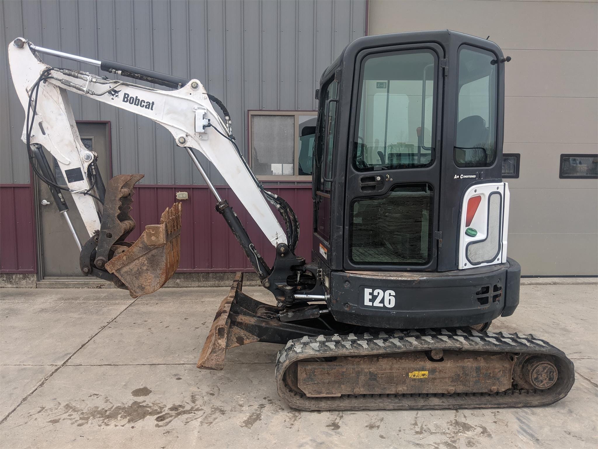 2012 Bobcat E26 Equipment Image0