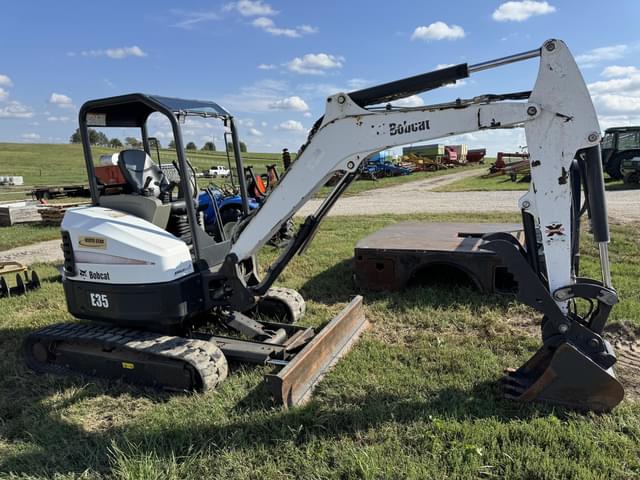 Image of Bobcat E35 equipment image 1