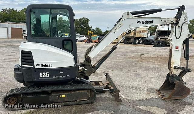 Image of Bobcat E35 equipment image 3