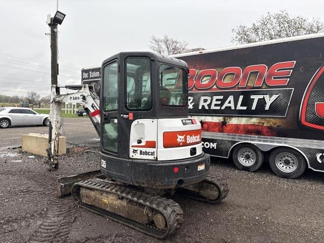 Image of Bobcat E35 equipment image 2