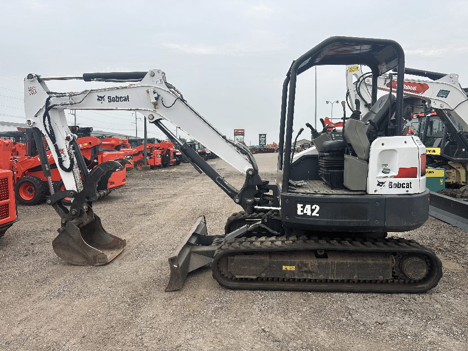 2012 Bobcat E42 Equipment Image0