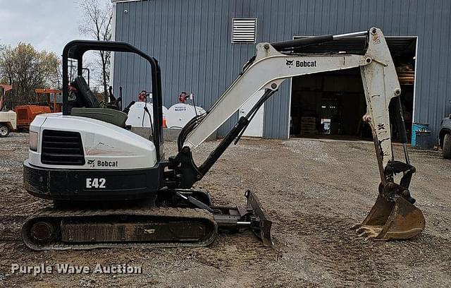 Image of Bobcat E42 equipment image 3