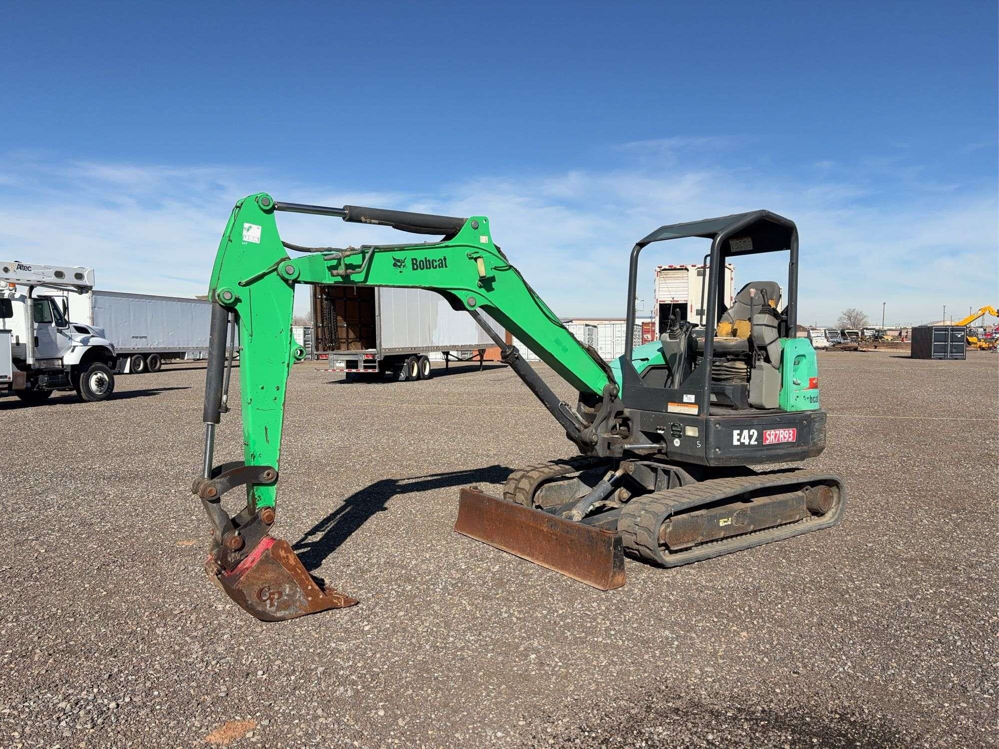2012 Bobcat E42 Equipment Image0