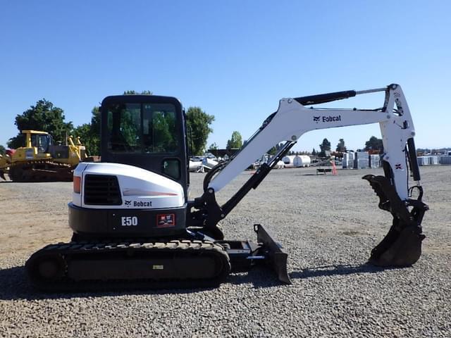 Image of Bobcat E50 equipment image 2