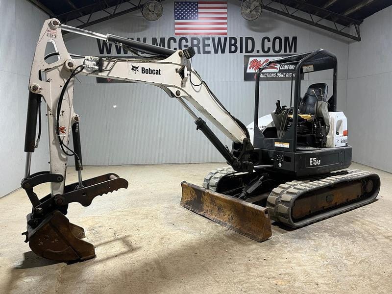 Main image Bobcat E50