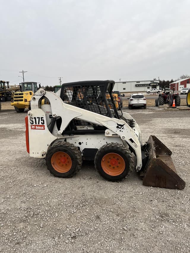 Image of Bobcat S175 equipment image 2
