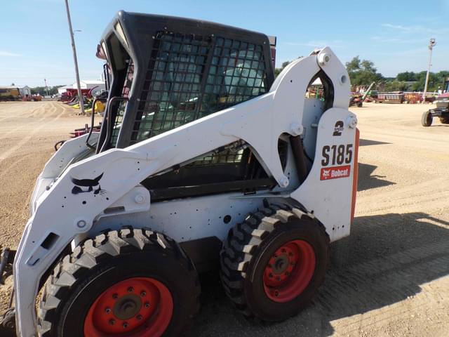 Image of Bobcat S185 equipment image 3