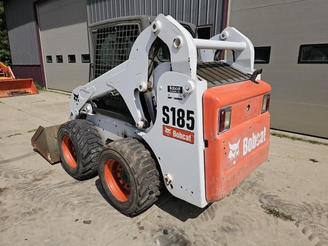 Image of Bobcat S185 equipment image 4