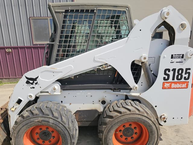 Image of Bobcat S185 equipment image 3