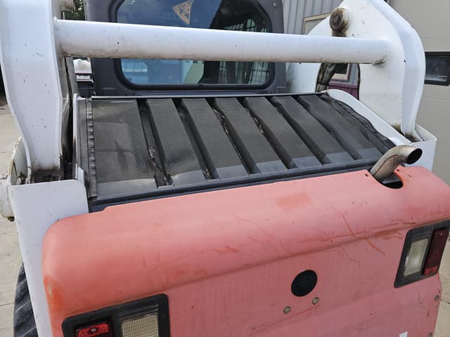 Image of Bobcat S185 equipment image 4